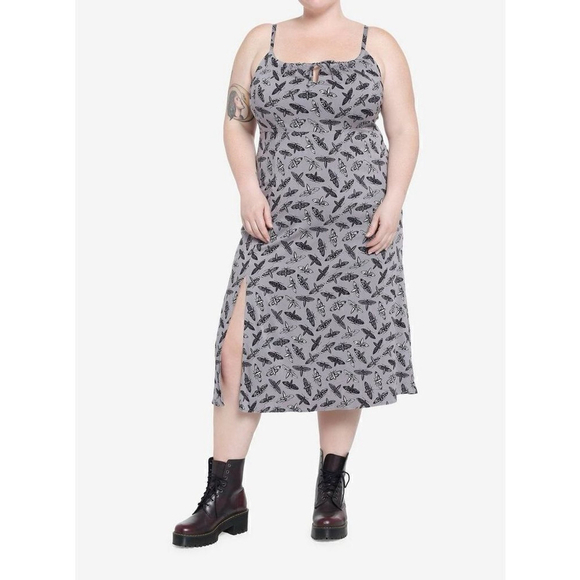 Moths Allover Print Midi Dress Plus Size 1 - Picture 1 of 8